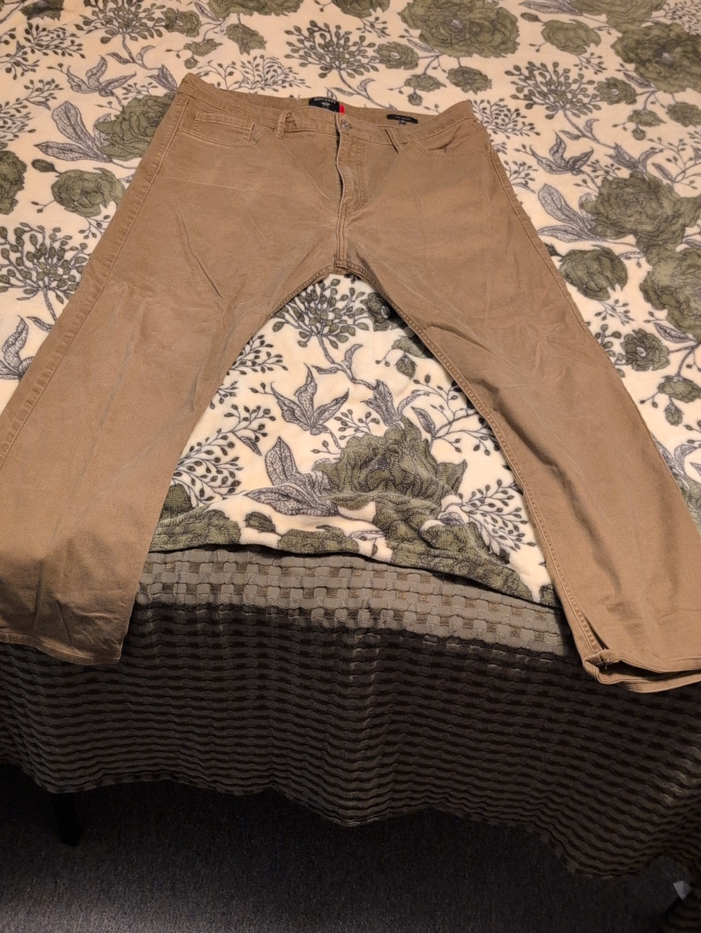 Dockers Jean Cut Tan Chino Pants